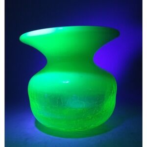 Gibson 1998 Vaseline Opalescent Uranium Glass Amphora style 3½ " Spittoon Vase
